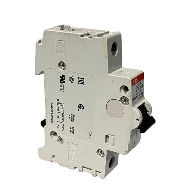 Side view circuit breaker